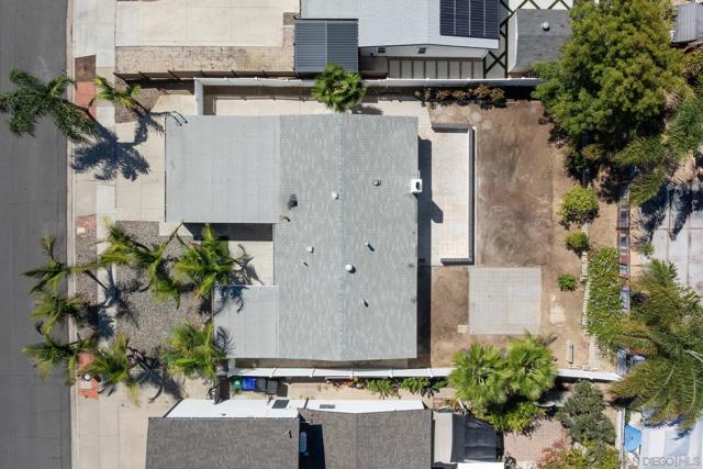 2750 Walker Dr, San Diego CA: https://media.crmls.org/mediaz/3fbc060d-9078-4457-a5c6-bf5583cfc1d4.jpg
