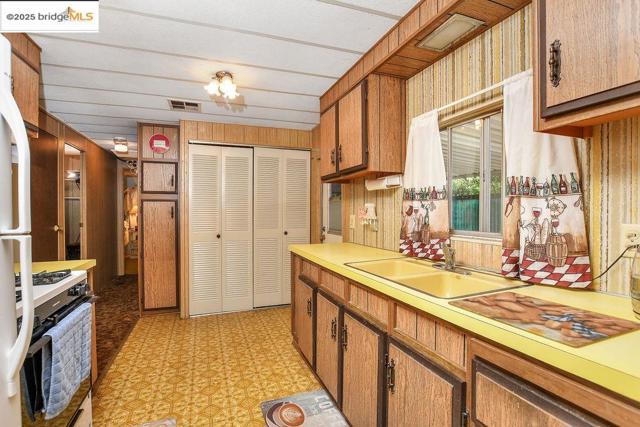 3301 BUCHANAN RD, Antioch CA: https://media.crmls.org/mediaz/3fbc19b1-577b-431e-afbe-d84cdc1e3992.jpg