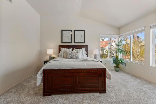 2490 Bear Rock Gln, Escondido CA: https://media.crmls.org/mediaz/3fbc669e-03e8-4ddf-ad0f-317986f3e55d.jpg