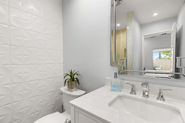 877 E Arenas Road, Palm Springs CA: https://media.crmls.org/mediaz/3fbc688f-89ba-40c5-a415-f21d0d6f2ab8.jpg