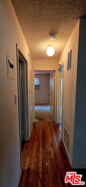 1433 N Martel Avenue, Los Angeles CA: https://media.crmls.org/mediaz/3fbcb7b2-f100-4dcb-83a7-3373f7d52f5a.jpg
