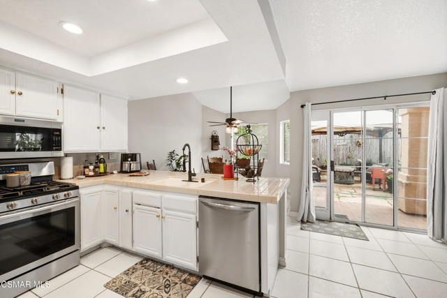 680 Sedgeworth Court, Simi Valley CA: https://media.crmls.org/mediaz/3fbd0310-efbd-4492-9172-12f908ea7a49.jpg