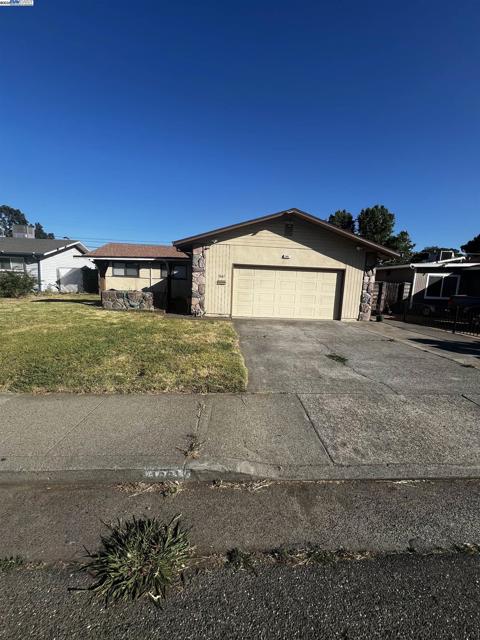 1661 Minnesota St, Fairfield CA: https://media.crmls.org/mediaz/3fbdbe11-4547-4ac4-bc77-b1da07158031.jpg