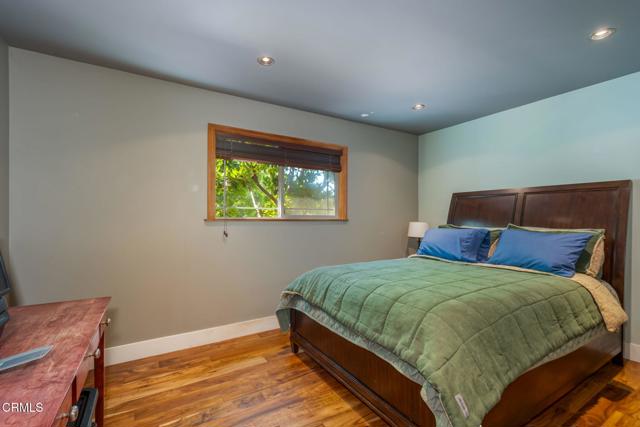 885 Riverside Street, Ventura CA: https://media.crmls.org/mediaz/3fbe05d4-aa61-4cc2-97f2-5f6913dc044a.jpg