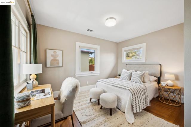 919 Mckinley Ave, Oakland CA: https://media.crmls.org/mediaz/3fbe1613-223a-4fd0-9aab-578b8400e244.jpg