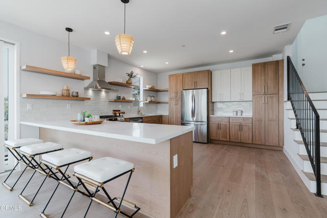 3870 W Point Drive, Los Angeles CA: https://media.crmls.org/mediaz/3fbe3563-365a-4d35-844f-c3c8e1a0f3df.jpg