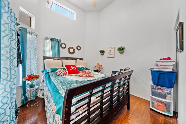 Detail Gallery Image 6 of 34 For 1999 Pecan Tree St, Hemet,  CA 92545 - 4 Beds | 2/1 Baths