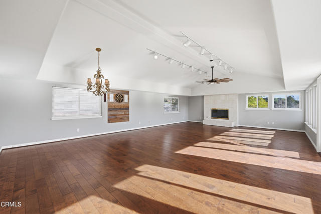 Detail Gallery Image 10 of 74 For 2207 Terra Bella Ln, Camarillo,  CA 93012 - 6 Beds | 3 Baths