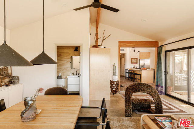11051 Pinon Avenue, Morongo Valley CA: https://media.crmls.org/mediaz/3fbfba85-b7eb-4abf-b8e6-8b431dedb42a.jpg