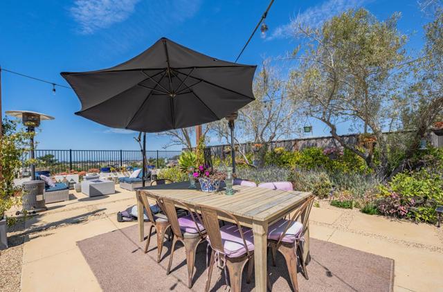 2967 Garnet Way, Marina CA: https://media.crmls.org/mediaz/3fbfd442-5e1b-482b-9677-900396531ab7.jpg