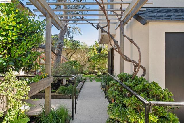 Image 6 of 60 For 1260 63rd St.