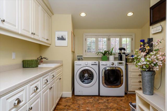 45 Bear Gulch Drive, Portola Valley CA: https://media.crmls.org/mediaz/3fc08df1-12bd-41fb-a985-802632b761e5.jpg