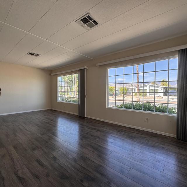 39880 Palm Greens Parkway, Palm Desert CA: https://media.crmls.org/mediaz/3fc1437a-9754-4520-a3ab-21e5b45a32e1.jpg