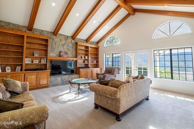 11300 Highridge Court, Camarillo CA: https://media.crmls.org/mediaz/3fc15d6e-f42a-4619-b4b2-4888c289e603.jpg