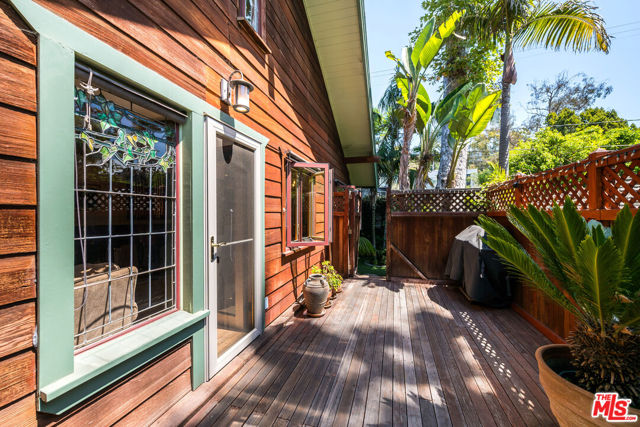 454 E Rustic Road, Santa Monica CA: https://media.crmls.org/mediaz/3fc24cd6-b41b-4a82-9838-581ac56c188f.jpg