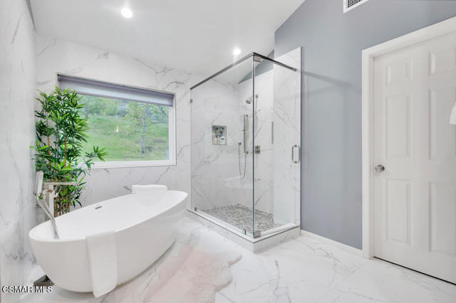 5092 Benedict Court, Oak Park CA: https://media.crmls.org/mediaz/3fc40808-2749-44c4-a88e-6e0d4f47e826.jpg