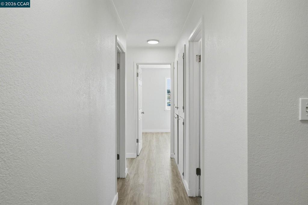 https://media.crmls.org/mediaz/3fc44513-2f3b-443a-8308-9666a40bafd1.jpg?preset=X-Large