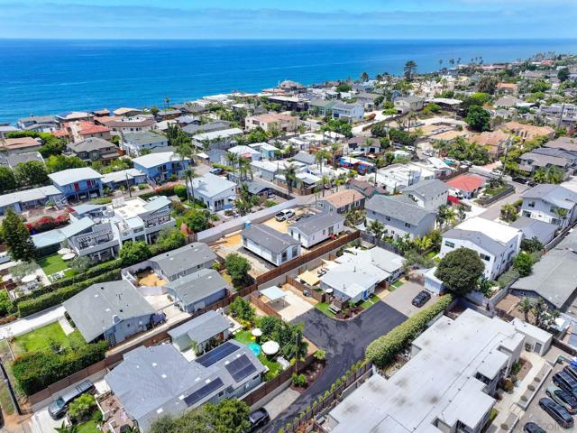 132 Phoebe Street, Encinitas CA: https://media.crmls.org/mediaz/3fc49abe-b8eb-4533-9620-98091087657d.jpg