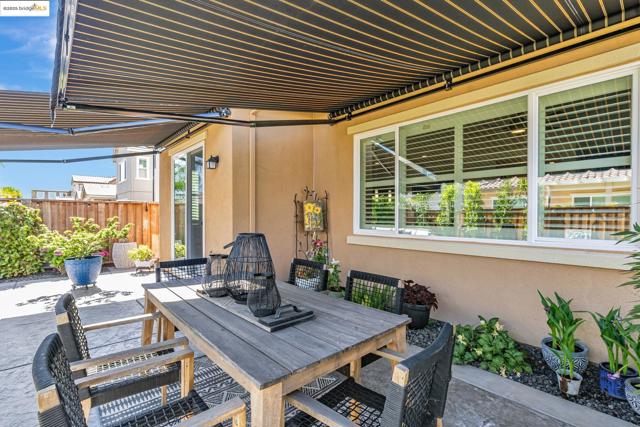 226 Wynn St, Oakley CA: https://media.crmls.org/mediaz/3fc4af57-080e-45b5-a42f-84a71acf2129.jpg