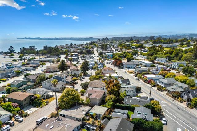 227 Center Avenue, Aptos CA: https://media.crmls.org/mediaz/3fc5375b-31eb-4b3e-91b3-77c99f8abaf0.jpg