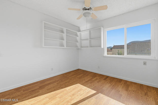 15494 Kernvale Avenue, Moorpark CA: https://media.crmls.org/mediaz/3fc55e0f-6de8-4d3b-ac3c-80df6eb0c563.jpg