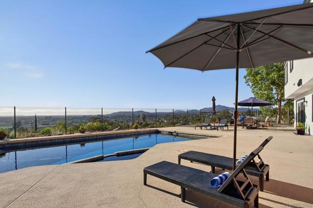 4060 Rosarita Dr, La Mesa CA: https://media.crmls.org/mediaz/3fc561fe-ef03-49ce-8714-0441d5fa8e22.jpg