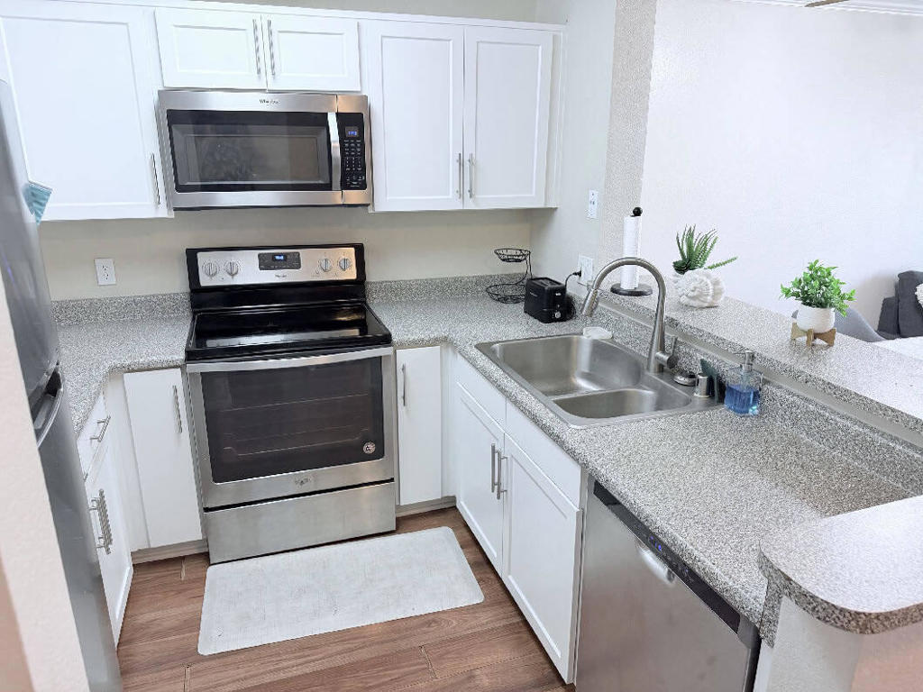 8889 Caminito Plaza Centro - photo 2