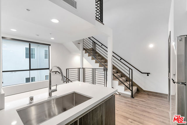 Image 2 of 7 For 1223 Edgemont Street