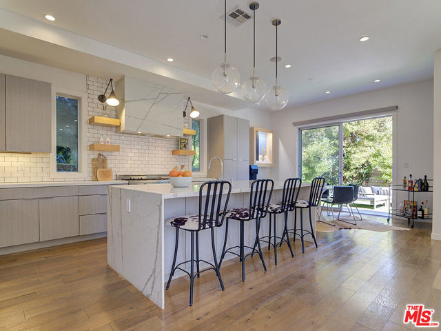 11954 Lucile Street, Culver City CA: https://media.crmls.org/mediaz/3fc5ff1f-6612-40df-b7c6-3a5610e4c5b5.jpg
