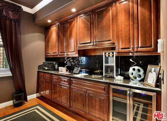14933 Sutton Street, Sherman Oaks CA: https://media.crmls.org/mediaz/3fc6652d-d485-4391-8f82-b675f4cfb7ac.jpg