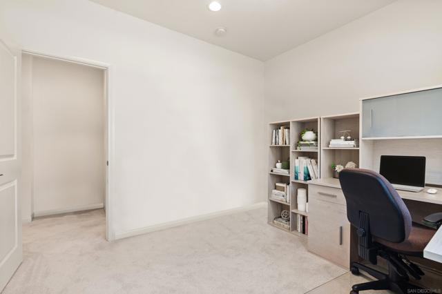 8553 Dartmouth St, Santee CA: https://media.crmls.org/mediaz/3fc6ece0-0e14-4260-82c3-58a582dfd266.jpg