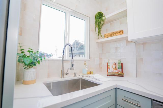 3737 Orange, San Diego CA: https://media.crmls.org/mediaz/3fc7a026-2779-4637-a147-87b71f352efe.jpg