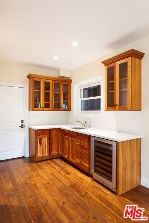 702 Pacific Ave., Venice CA: https://media.crmls.org/mediaz/3fc7c2d0-51bc-47a2-9ba2-343944b514e7.jpg