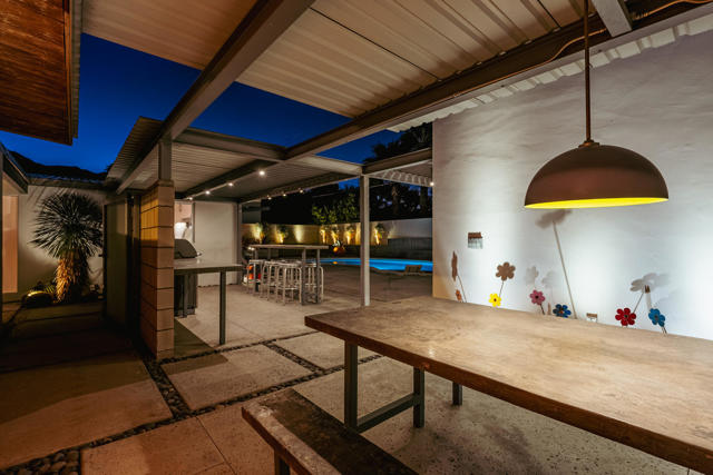 438 E Racquet Club Road, Palm Springs, CA 92262