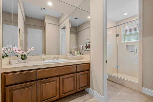 43-49568 Via Conquistador-47