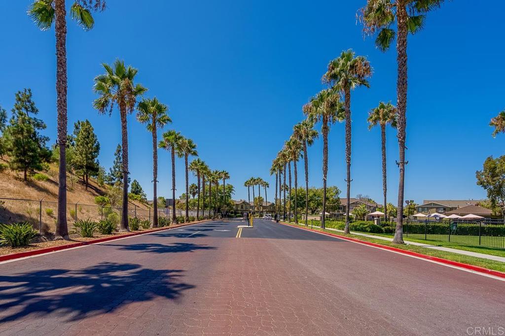 https://media.crmls.org/mediaz/3fc8b2df-19e7-4af2-8d73-2366fc08afb1.jpg?preset=X-Large