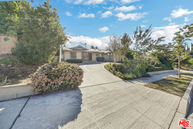 8324 JOAN Lane photo 2