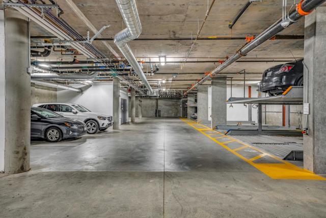 10 Innes Court, San Francisco CA: https://media.crmls.org/mediaz/3fc95576-b387-4f25-9cd4-48155dca95a4.jpg