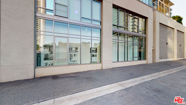 1100 S Hope Street, Los Angeles CA: https://media.crmls.org/mediaz/3fc95947-341a-4c4c-9f62-6867dcd710aa.jpg