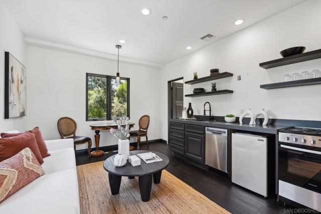 5653 Linea Del Cielo, Rancho Santa Fe CA: https://media.crmls.org/mediaz/3fc99183-a80f-4c0b-8c84-f6bb95f5d63e.jpg