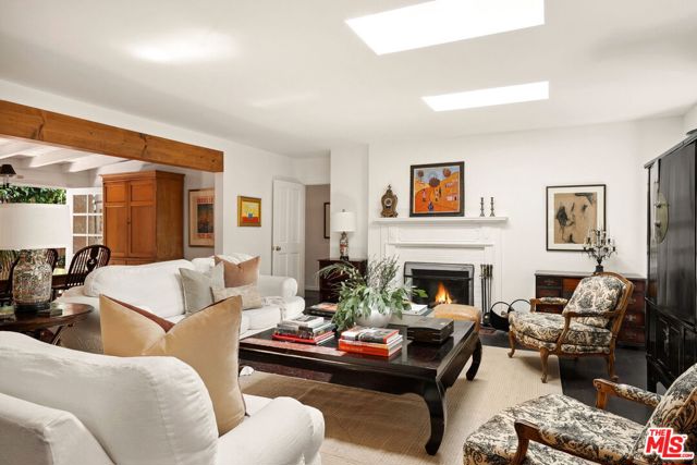 9742 Saturn Street, Los Angeles CA: https://media.crmls.org/mediaz/3fc9ae0a-bf54-4693-a8e9-23d7c4e29872.jpg