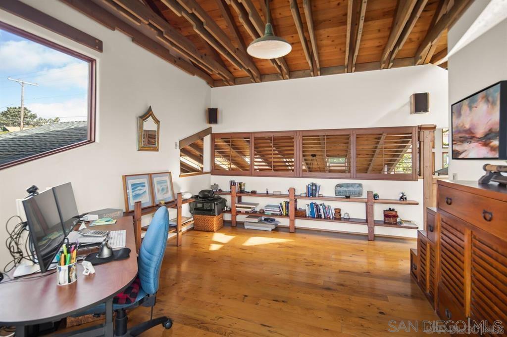 MLS #250043109SD image #29