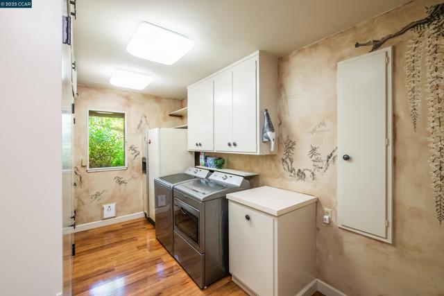 71 Silverwood Dr, Lafayette CA: https://media.crmls.org/mediaz/3fca7725-93f7-42d8-8478-4b72d0142059.jpg