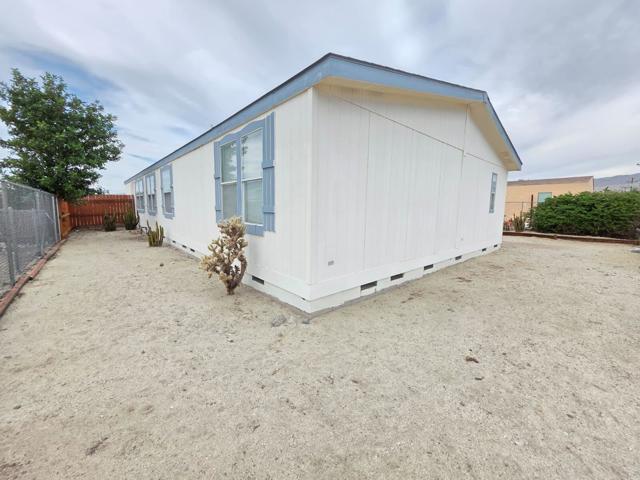 16650 Avenida Rambla, Desert Hot Springs CA: https://media.crmls.org/mediaz/3fcb513a-89b0-462e-b436-33b129777495.jpg