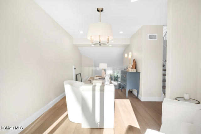 1228 S Westlake Boulevard, Westlake Village CA: https://media.crmls.org/mediaz/3fcba7a3-8155-4546-9852-2548545f1735.jpg