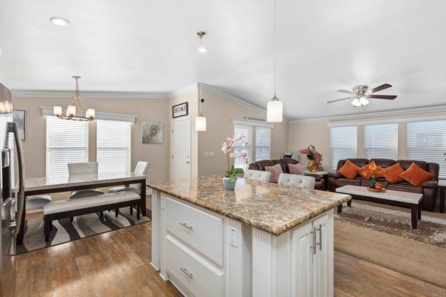 Detail Gallery Image 9 of 45 For 2700 E Valley Pkwy #64,  Escondido,  CA 92027 - 3 Beds | 2 Baths