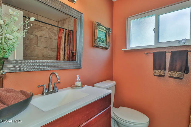 2433 Calle Narciso, Thousand Oaks CA: https://media.crmls.org/mediaz/3fcc0d47-a6a4-444f-a2e0-3d6a1e4f6385.jpg