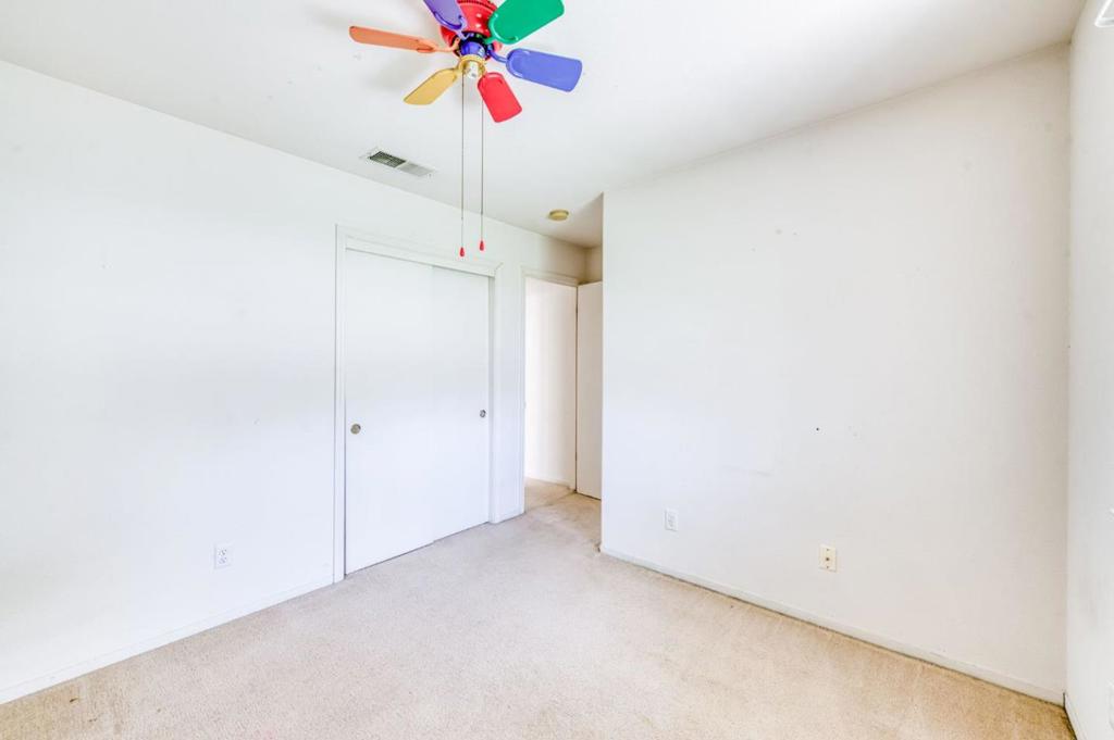 https://media.crmls.org/mediaz/3fcc4b76-aeb2-41be-b797-ab27c2b05a91.jpg?preset=X-Large