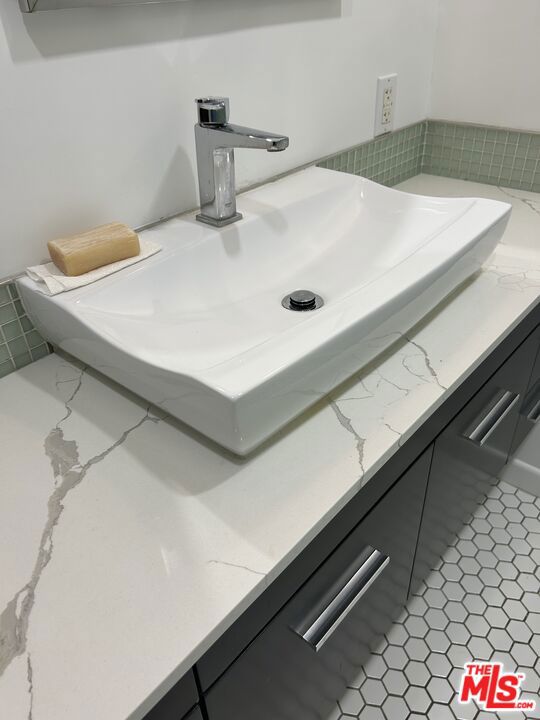 2917 Urban Avenue, Santa Monica CA: https://media.crmls.org/mediaz/3fcc8622-6449-4872-88fe-6d6c736b182e.jpg