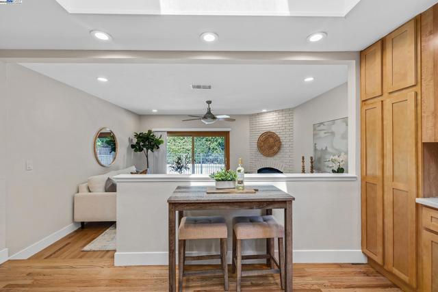 5041 Golden Rd, Pleasanton CA: https://media.crmls.org/mediaz/3fccb65c-5b7c-4528-a207-945e0eeefd5c.jpg